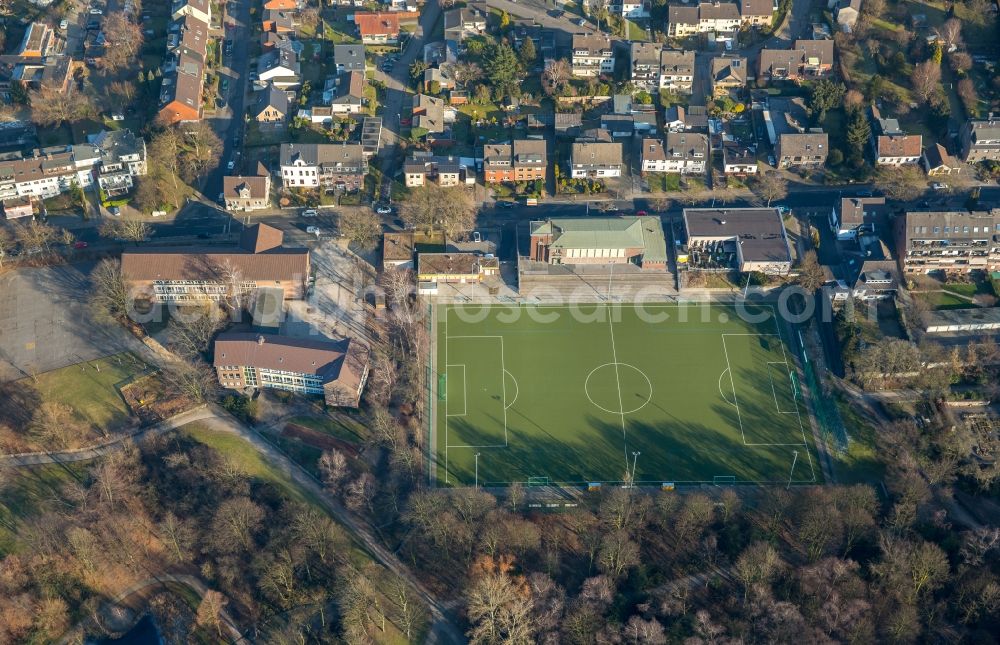 Mülheim an der Ruhr from the bird's eye view: Sports grounds and football pitch des Duemptener TV 1885 e.V. in Muelheim on the Ruhr in the state North Rhine-Westphalia