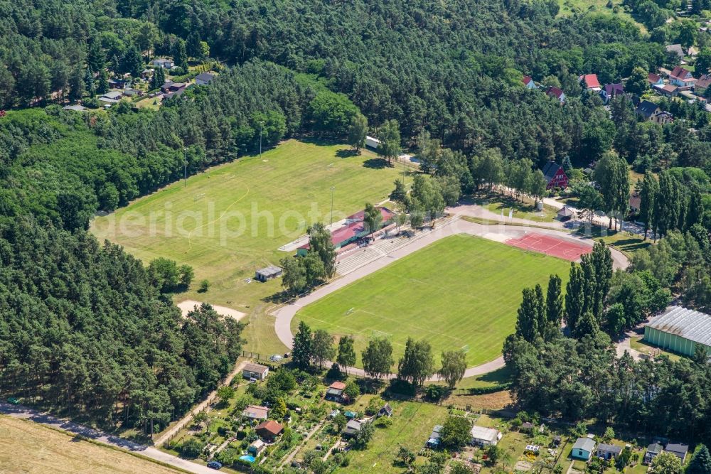 Niemegk from the bird's eye view: Sports grounds and football pitch FSV Gruenweiss Niemegk in Niemegk in the state Brandenburg, Germany