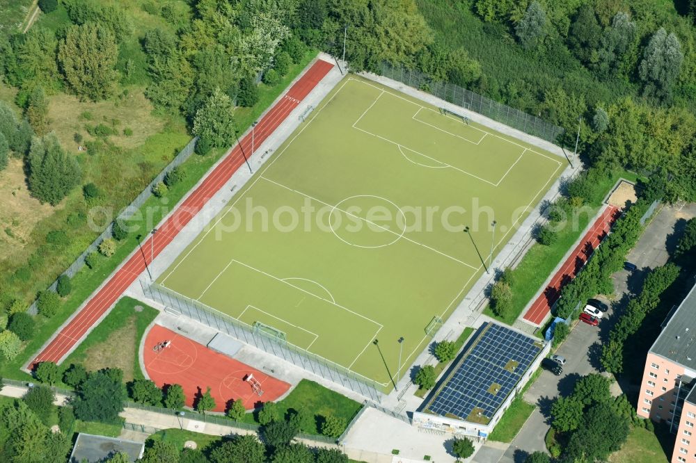 Aerial photograph Berlin - Sports grounds and football pitch of Hellersdorfer FC in the district Marzahn-Hellersdorf in Berlin, Germany