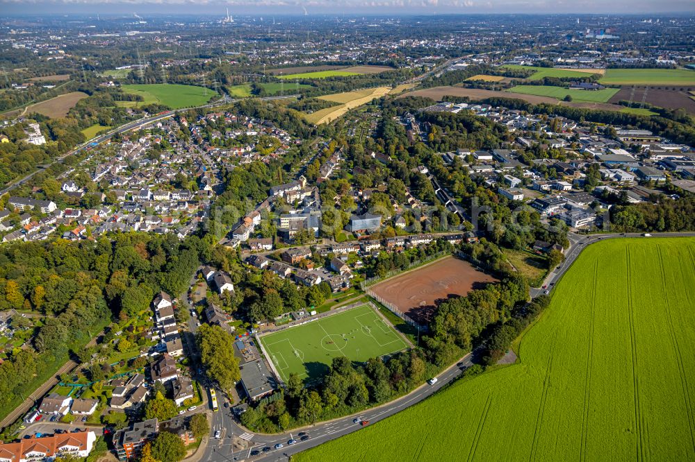 Essen from the bird's eye view: Sports grounds and football pitch of SV Leithe 19/65 e.V. in the district Leithe in Essen in the state North Rhine-Westphalia, Germany