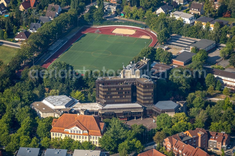 Ahlen from the bird's eye view: Sports grounds and football pitch Lindensportplatz - Stadion in Ahlen/Westfalen in Ahlen in the state North Rhine-Westphalia, Germany