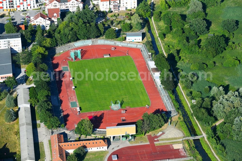 Aerial photograph Neubrandenburg - Sports grounds and football pitch of FC Neubrandenburg on Badeweg in Neubrandenburg in the state Mecklenburg - Western Pomerania, Germany