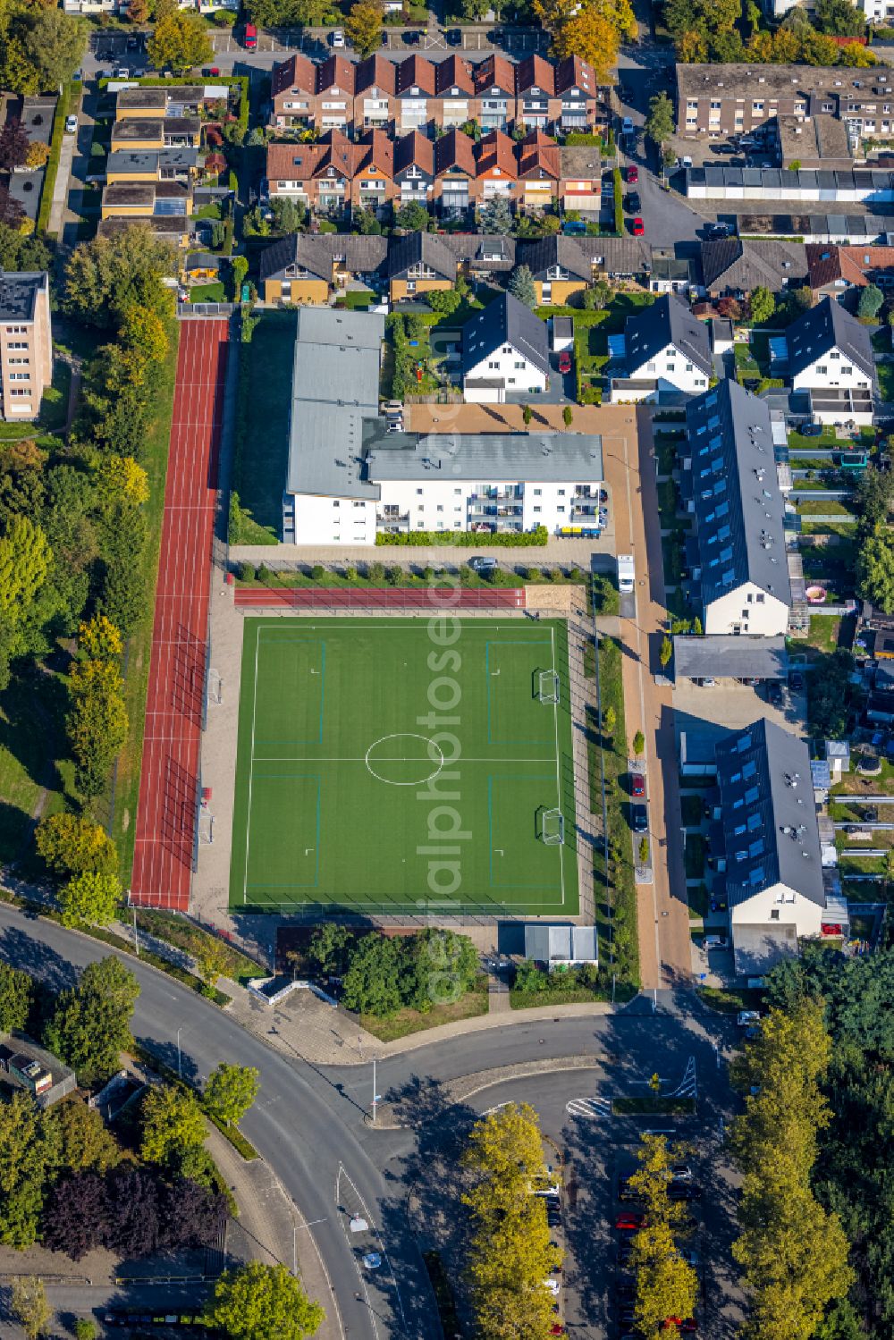 Aerial photograph Unna - Sports grounds and football pitch on street Enkircher Weg in the district Alte Heide in Unna at Ruhrgebiet in the state North Rhine-Westphalia, Germany