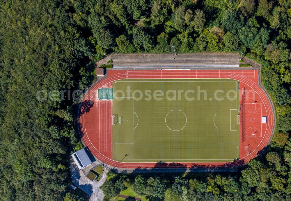 Aerial image Ennepetal - Sports grounds and football pitch at the Reichenbach high school in the Peddinghausstrasse in Ennepetal in the state North Rhine-Westphalia