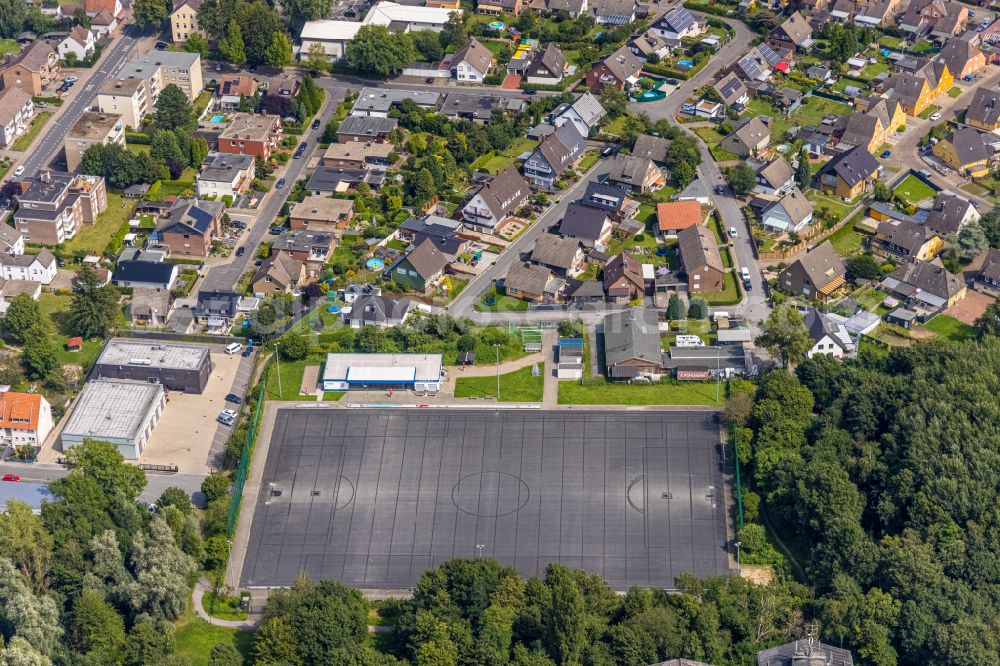 Aerial image Bergkamen - Sports grounds and football pitch on Schacht III on street Ringstrasse in the district Ruenthe in Bergkamen in the state North Rhine-Westphalia, Germany