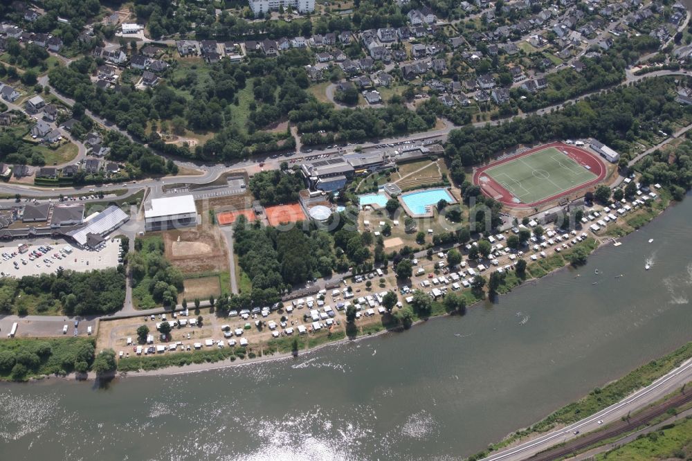 Cochem from the bird's eye view: Sports grounds and football pitch , Swimming pool and campsite on the banks of the Moselle in Cochem in the state Rhineland-Palatinate, Germany