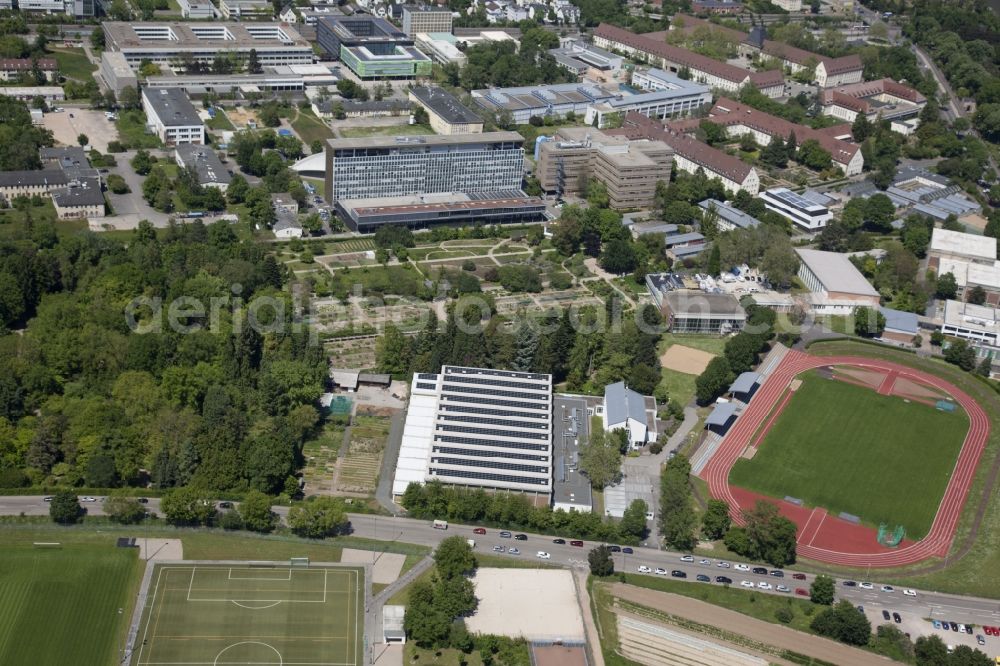 Mainz from the bird's eye view: Sports grounds and football pitch with sports hall of USC Mainz e.V. on Dalheimer Weg in Mainz in the state Rhineland-Palatinate, Germany