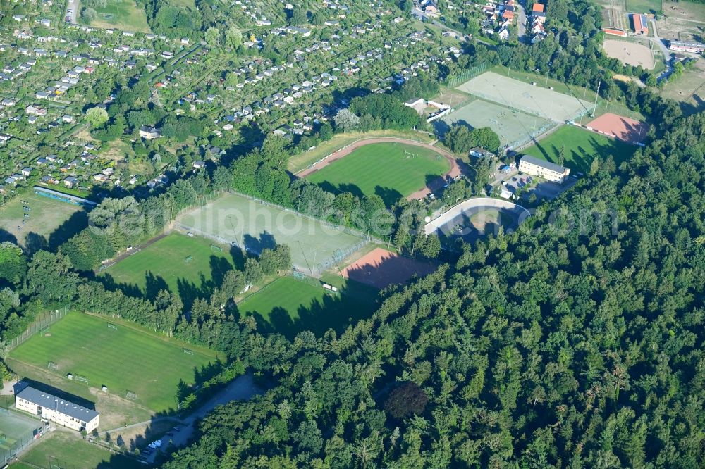 Rostock from the bird's eye view: Sports grounds and football pitch of Sportverein Hafen Rostock e.V. on Damerower Weg in Rostock in the state Mecklenburg - Western Pomerania, Germany