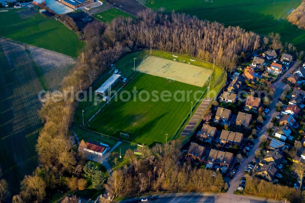 Aerial image Herne - Ensemble of sports grounds and football pitch Am Holzplatz in the Sodingen part of Herne in the state of North Rhine-Westphalia