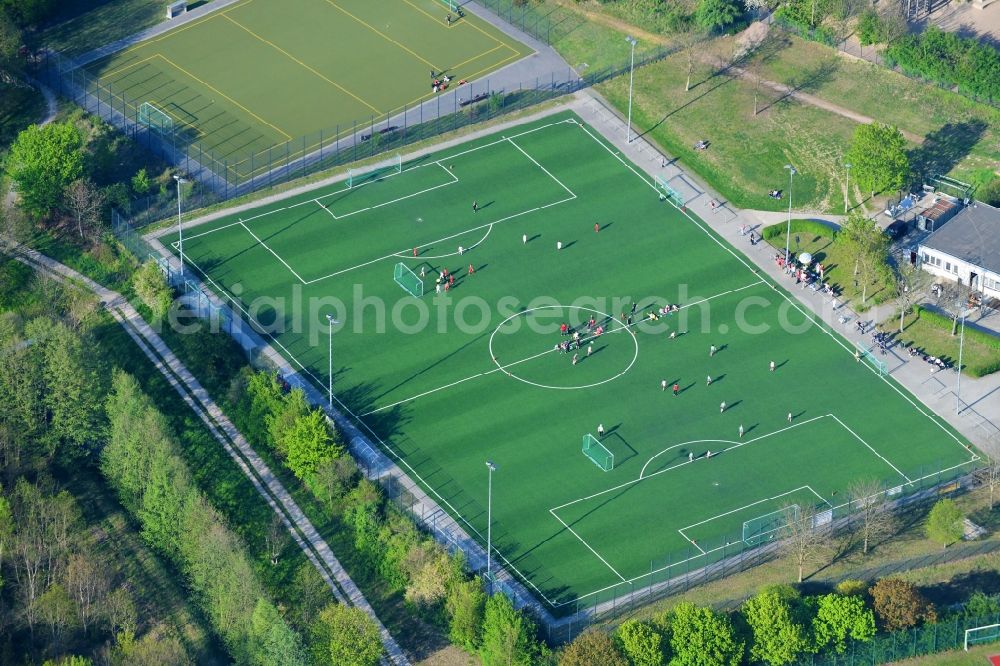 Aerial photograph Berlin - Sports grounds and football pitch on Teterower Ring in the district Kaulsdorf in Berlin, Germany