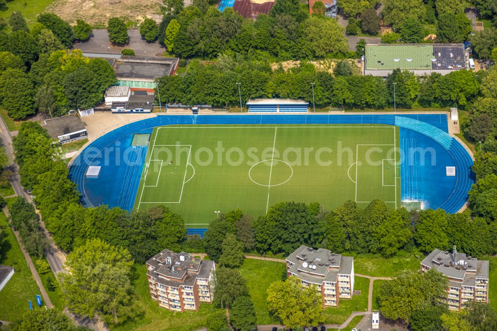 Aerial image Dortmund - Sports grounds and football pitch of BV Teutonia 1920 Dortmund-Lanstrop e.V. on street Buettnerstrasse in Dortmund at Ruhrgebiet in the state North Rhine-Westphalia, Germany