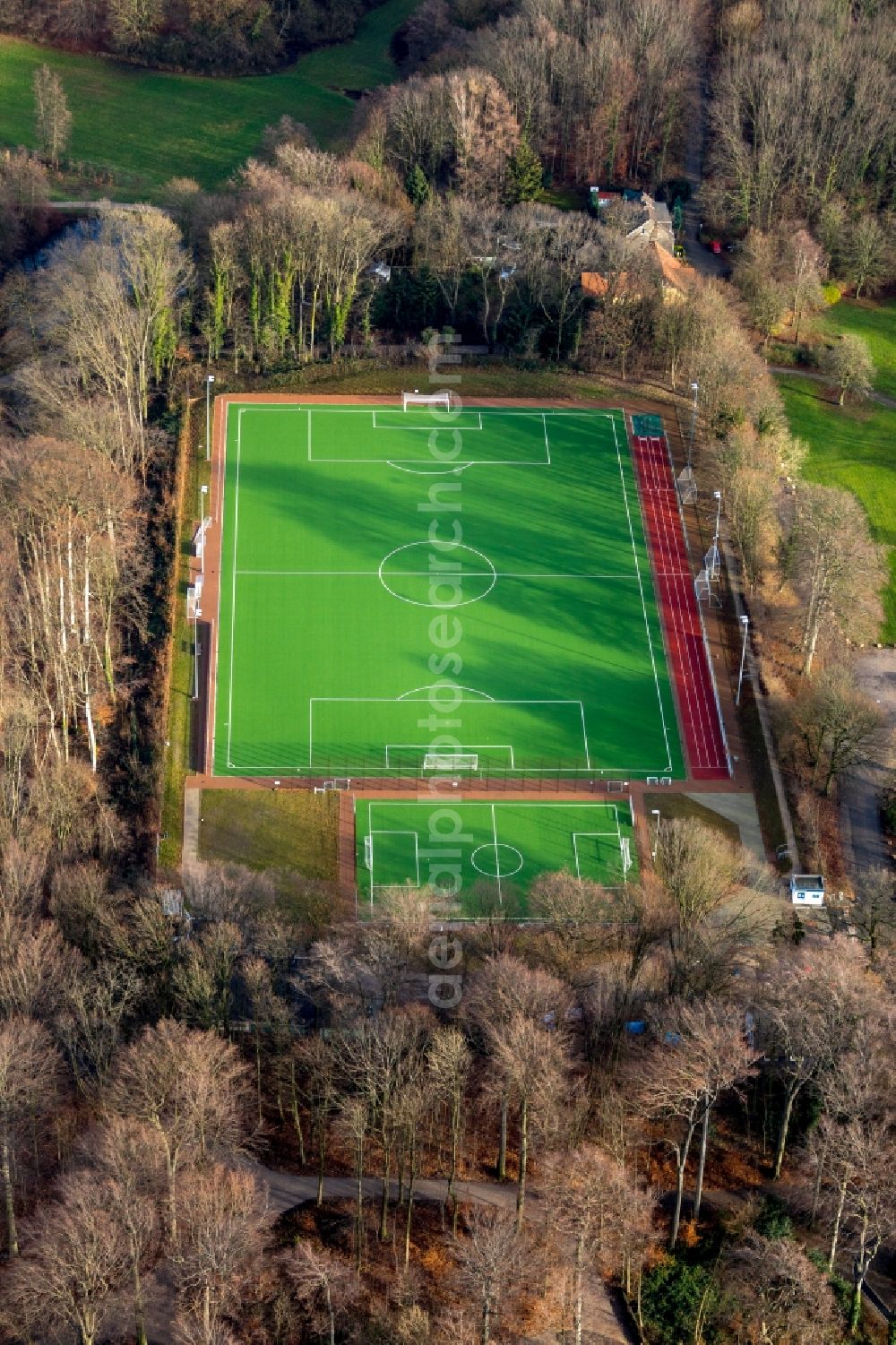 Aerial photograph Bochum - Sports grounds and football pitch of T.u.S. Bochum-Harpen 1908/1911 e.V. on Steffenhorst in the district Harpen in Bochum in the state North Rhine-Westphalia, Germany