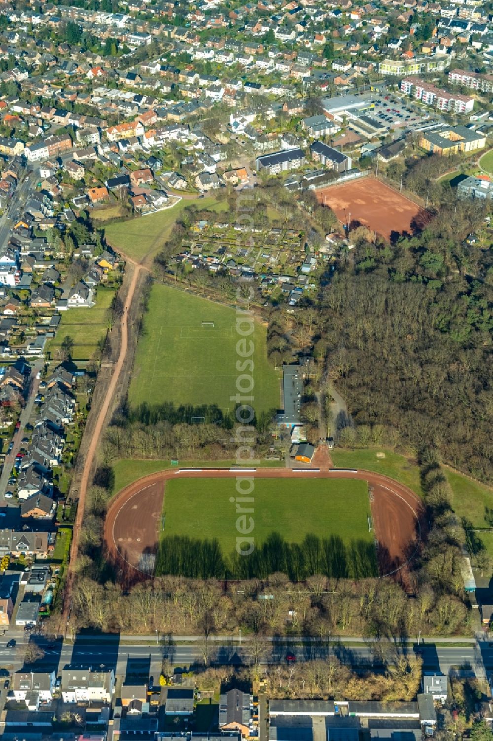 Dinslaken from above - Sports grounds and football pitch of SC Wacker Dinslaken 1919 e.V. on Augustaplatz in Dinslaken in the state North Rhine-Westphalia, Germany