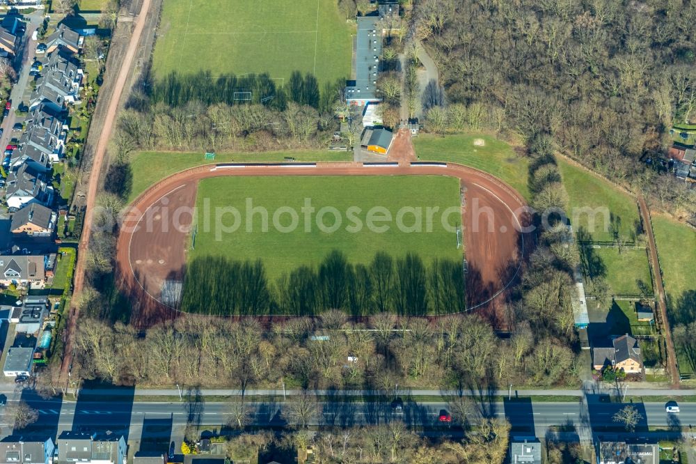 Aerial image Dinslaken - Sports grounds and football pitch of SC Wacker Dinslaken 1919 e.V. on Augustaplatz in Dinslaken in the state North Rhine-Westphalia, Germany