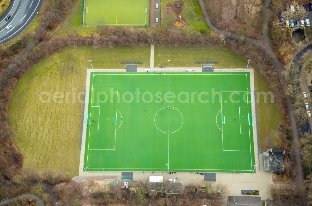 Herne from the bird's eye view: Sports grounds and football pitch des SV Wanne 11 e.V. in the district Wanne-Eickel in Herne in the state North Rhine-Westphalia