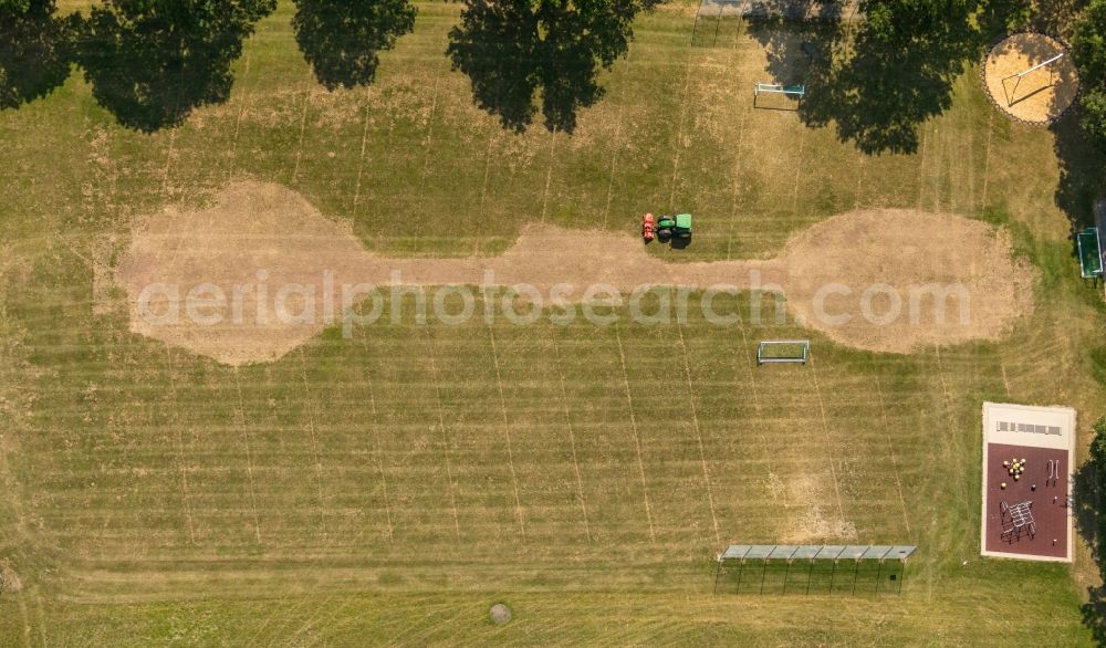 Aerial image Drensteinfurt - Sports grounds and football pitch on Weidenbrede - Konrad-Adenauer-Strasse in Drensteinfurt in the state North Rhine-Westphalia, Germany