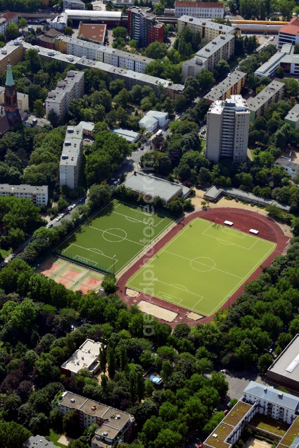 Berlin from the bird's eye view: The sports field Lobeck in Berlin-Kreuzberg at the Lobeckstr. is the home ground of the Berlin football club Suedring e.V