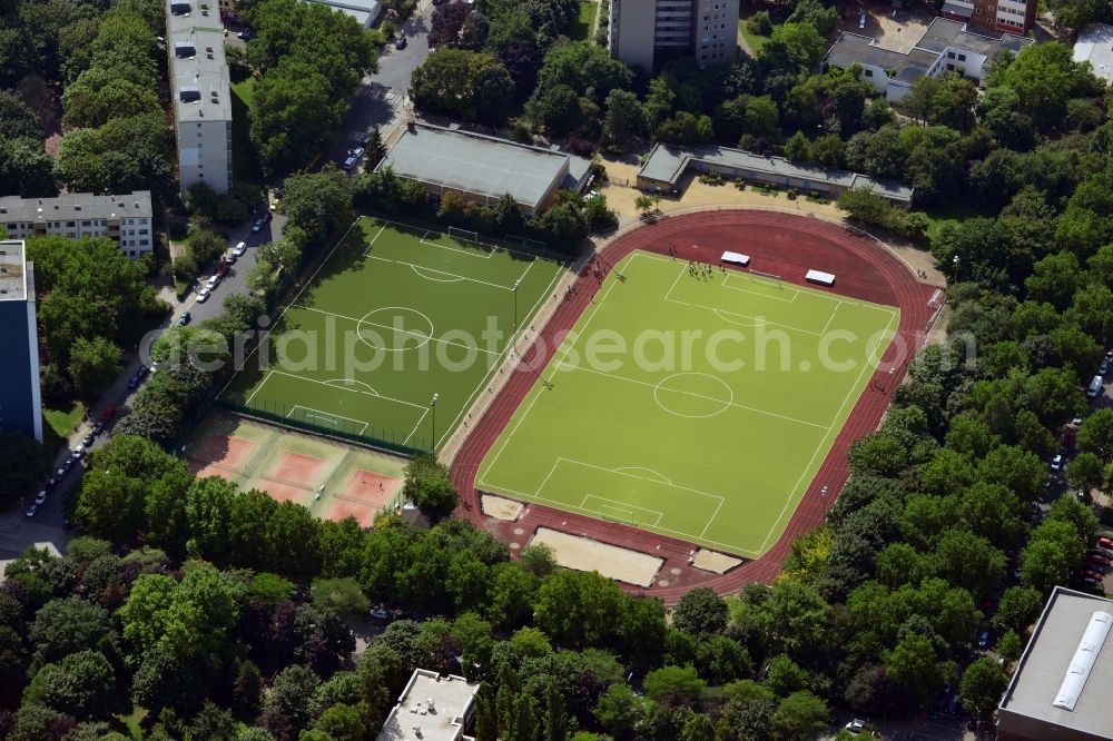 Aerial photograph Berlin - The sports field Lobeck in Berlin-Kreuzberg at the Lobeckstr. is the home ground of the Berlin football club Suedring e.V