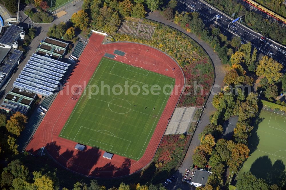 Aerial photograph Berlin - E sports field complex Stadium Wilmersdorf in the Fritz-Wildung Street serves the club Sportfreunde Charlottenburg-Wilmersdorf as Match Stadium