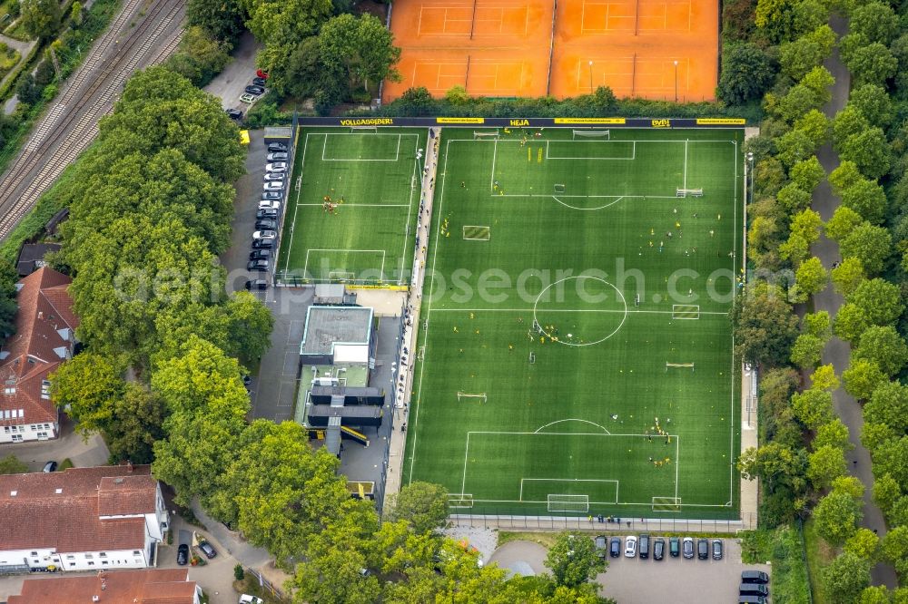 Dortmund from the bird's eye view: Ensemble of sports grounds of BVB Evonik Fussballakademie on Strobelallee in Dortmund at Ruhrgebiet in the state North Rhine-Westphalia, Germany