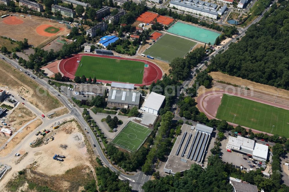 Mainz from the bird's eye view: Sports Facilities at the Erzbergerstrasse on residential Gonsbachterassen in Mainz in Rhineland-Palatinate