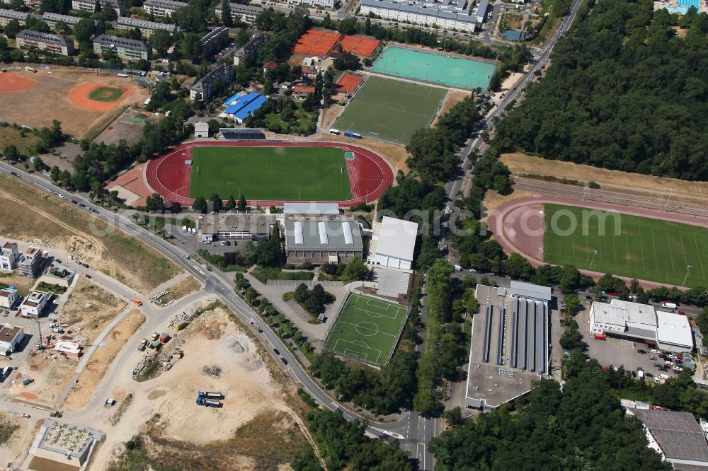 Aerial photograph Mainz - Sports Facilities at the Erzbergerstrasse on residential Gonsbachterassen in Mainz in Rhineland-Palatinate