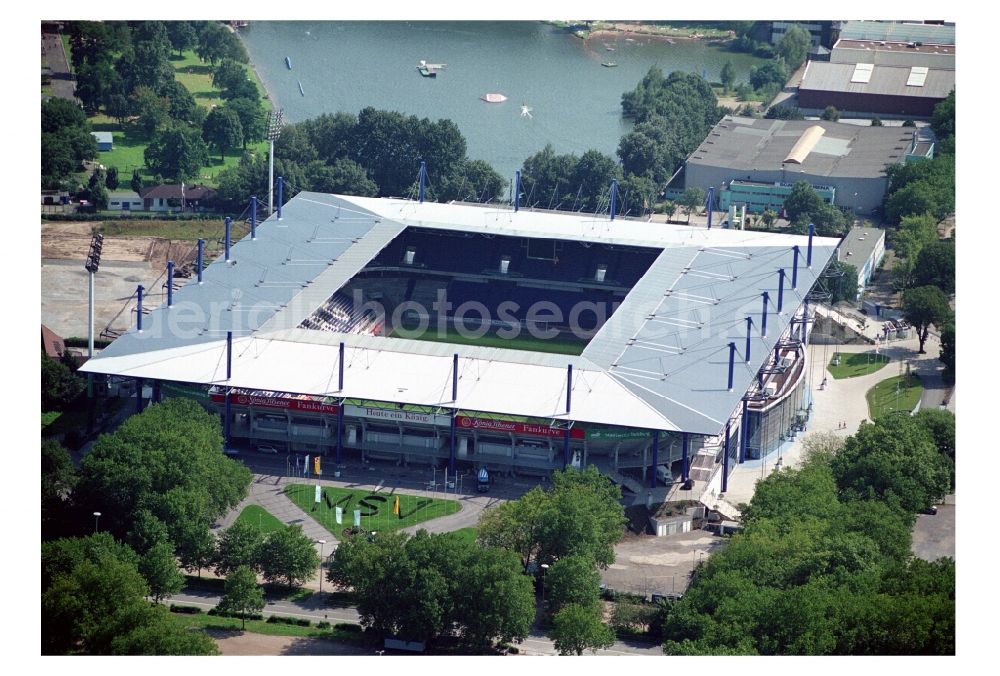 Aerial photograph Duisburg - View of the sports venue Schauinsland Reisen Arena ( formerly Wedau Stadion ) in the Neudorf district of the Ruhrgebiet city Duisburg in the state North Rhine-Westphalia. The stadium at Margaretenstrasse is homestead of football club MSV Duisburg and embedded in the sports park Duisburg. Operater of the complex is the MSV Duisburg Stadionprojekt GmbH & Co. KG