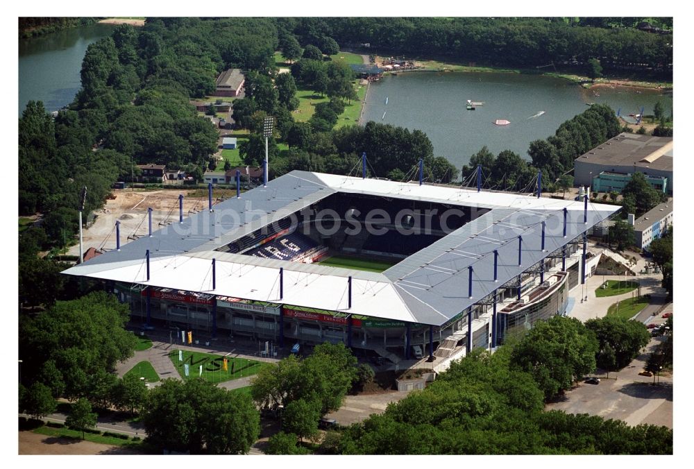 Duisburg from the bird's eye view: View of the sports venue Schauinsland Reisen Arena ( formerly Wedau Stadion ) in the Neudorf district of the Ruhrgebiet city Duisburg in the state North Rhine-Westphalia. The stadium at Margaretenstrasse is homestead of football club MSV Duisburg and embedded in the sports park Duisburg. Operater of the complex is the MSV Duisburg Stadionprojekt GmbH & Co. KG