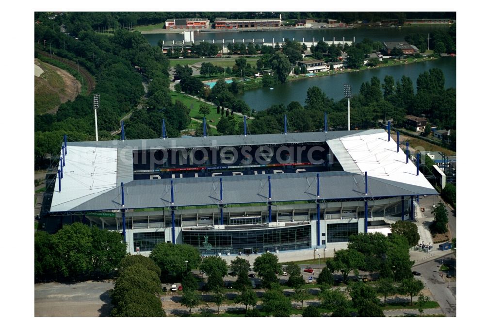 Aerial photograph Duisburg - View of the sports venue Schauinsland Reisen Arena ( formerly Wedau Stadion ) in the Neudorf district of the Ruhrgebiet city Duisburg in the state North Rhine-Westphalia. The stadium at Margaretenstrasse is homestead of football club MSV Duisburg and embedded in the sports park Duisburg. Operater of the complex is the MSV Duisburg Stadionprojekt GmbH & Co. KG