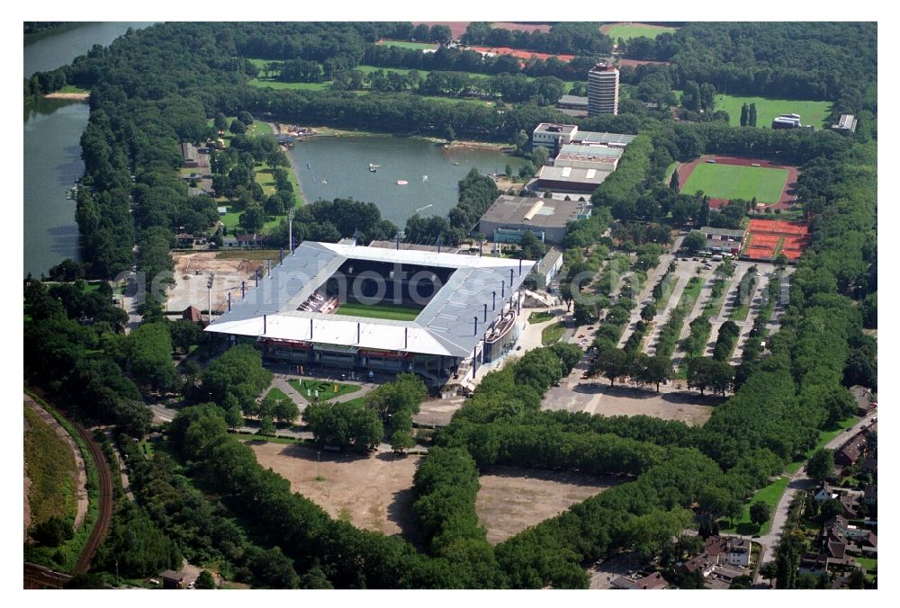 Aerial photograph Duisburg - View of the sports venue Schauinsland Reisen Arena ( formerly Wedau Stadion ) in the Neudorf district of the Ruhrgebiet city Duisburg in the state North Rhine-Westphalia. The stadium at Margaretenstrasse is homestead of football club MSV Duisburg and embedded in the sports park Duisburg. Operater of the complex is the MSV Duisburg Stadionprojekt GmbH & Co. KG