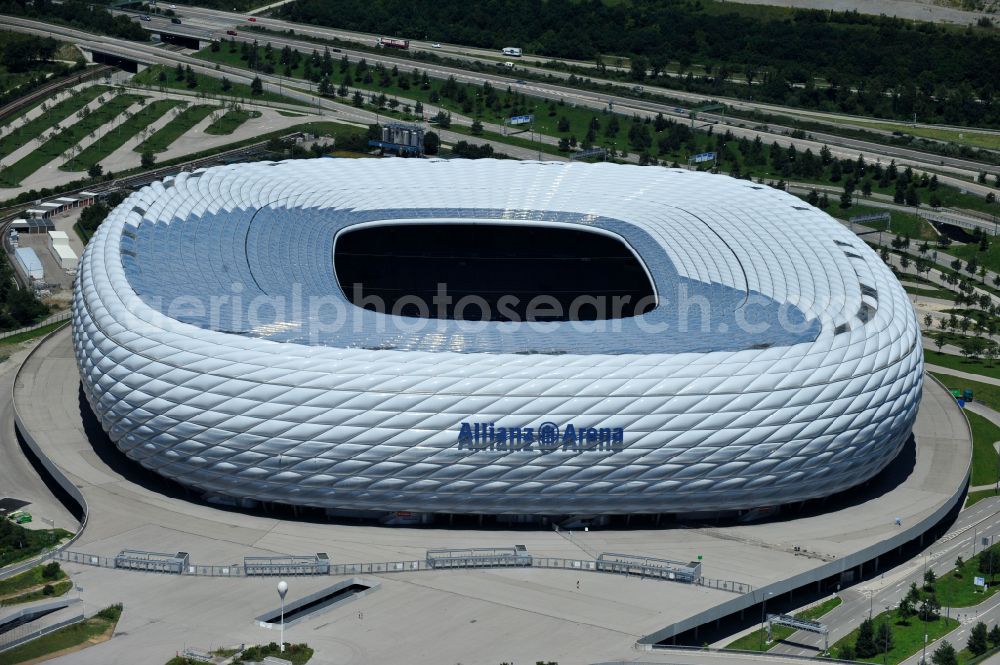 München from above - Sports facility grounds of the Arena stadium Allianz Arena on Werner-Heisenberg-Allee in Munich in the state Bavaria, Germany