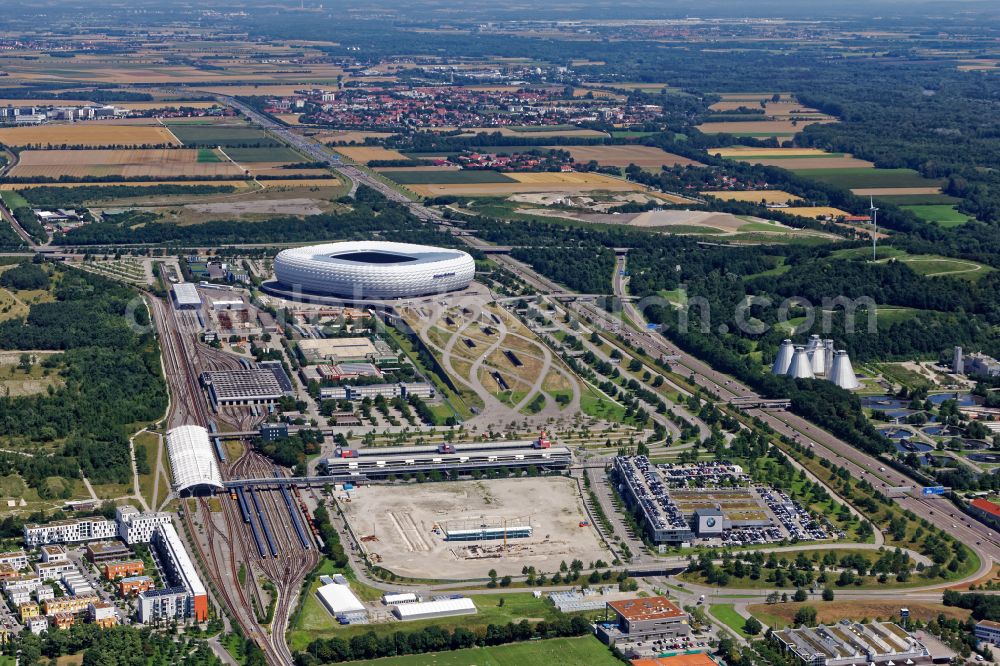 München from the bird's eye view: Sports facility grounds of the Arena stadium Allianz Arena on Werner-Heisenberg-Allee in Munich in the state Bavaria, Germany