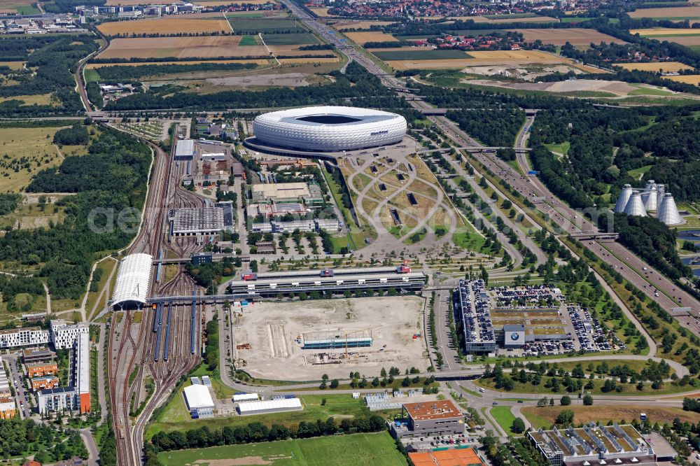 Aerial image München - Sports facility grounds of the Arena stadium Allianz Arena on Werner-Heisenberg-Allee in Munich in the state Bavaria, Germany