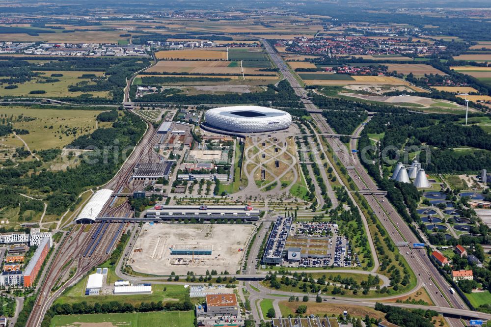 Aerial photograph München - Sports facility grounds of the Arena stadium Allianz Arena on Werner-Heisenberg-Allee in Munich in the state Bavaria, Germany