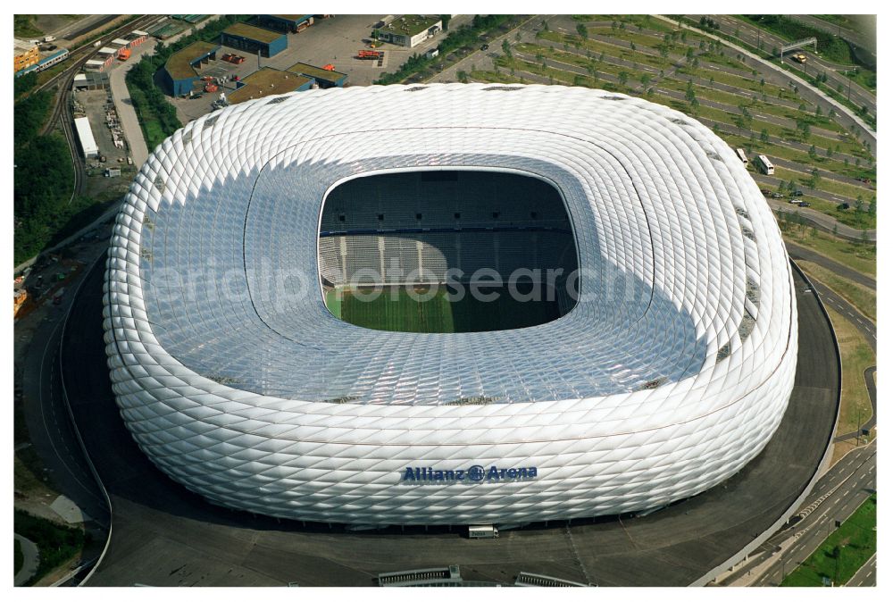 München from above - Sports facility grounds of the Arena stadium Allianz Arena on Werner-Heisenberg-Allee in Munich in the state Bavaria, Germany