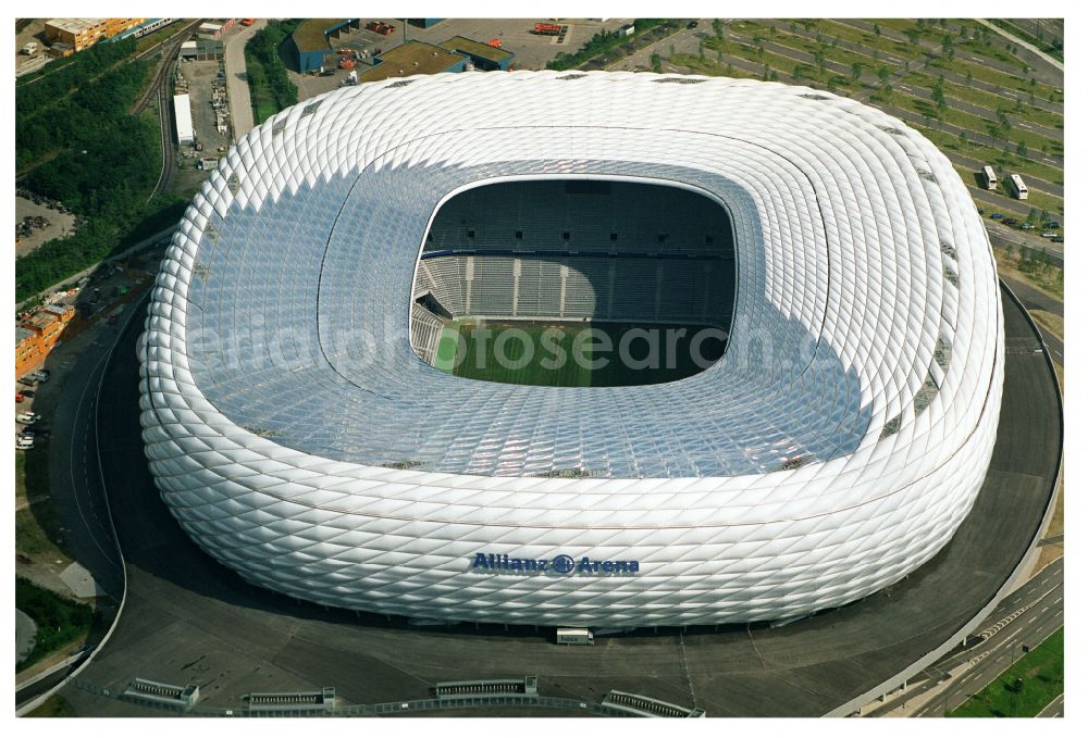 München from the bird's eye view: Sports facility grounds of the Arena stadium Allianz Arena on Werner-Heisenberg-Allee in Munich in the state Bavaria, Germany