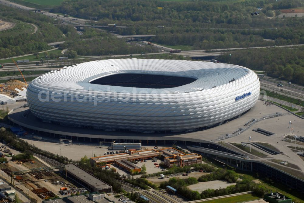 München from above - Sports facility grounds of the Arena stadium Allianz Arena on Werner-Heisenberg-Allee in Munich in the state Bavaria, Germany