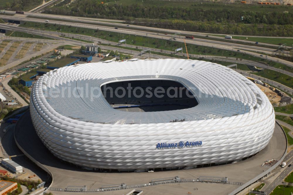 Aerial photograph München - Sports facility grounds of the Arena stadium Allianz Arena on Werner-Heisenberg-Allee in Munich in the state Bavaria, Germany