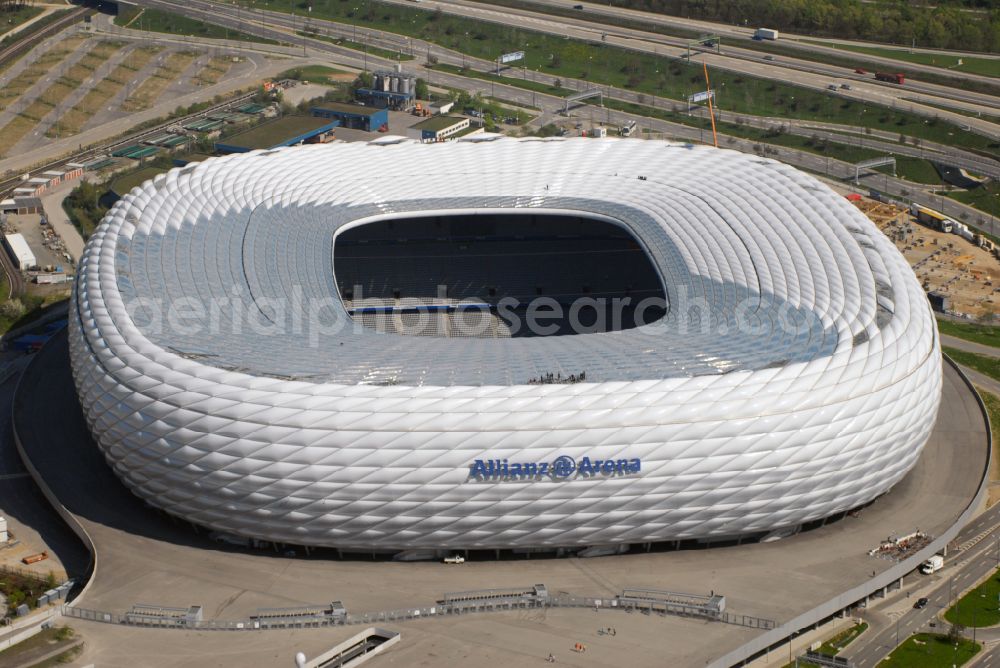 München from above - Sports facility grounds of the Arena stadium Allianz Arena on Werner-Heisenberg-Allee in Munich in the state Bavaria, Germany