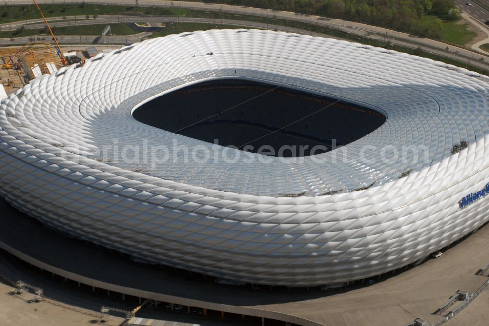 Aerial photograph München - Sports facility grounds of the Arena stadium Allianz Arena on Werner-Heisenberg-Allee in Munich in the state Bavaria, Germany