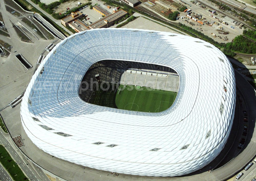 München from the bird's eye view: Sports facility grounds of the Arena stadium Allianz Arena on Werner-Heisenberg-Allee in Munich in the state Bavaria, Germany