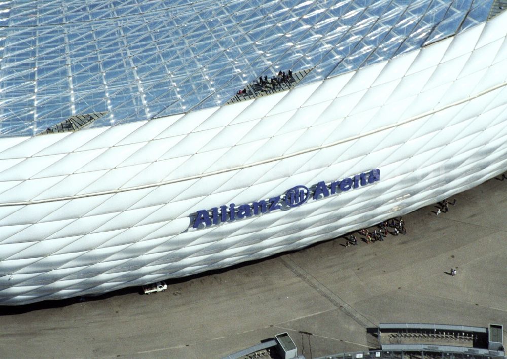 München from above - Sports facility grounds of the Arena stadium Allianz Arena on Werner-Heisenberg-Allee in Munich in the state Bavaria, Germany