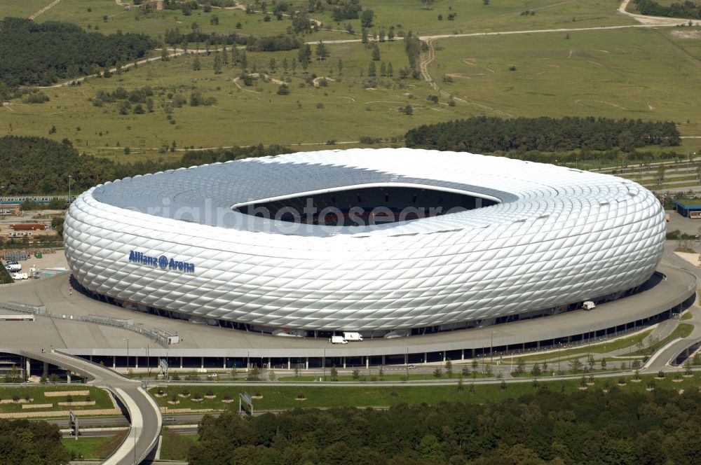 Aerial photograph München - Sports facility grounds of the Arena stadium Allianz Arena on Werner-Heisenberg-Allee in Munich in the state Bavaria, Germany