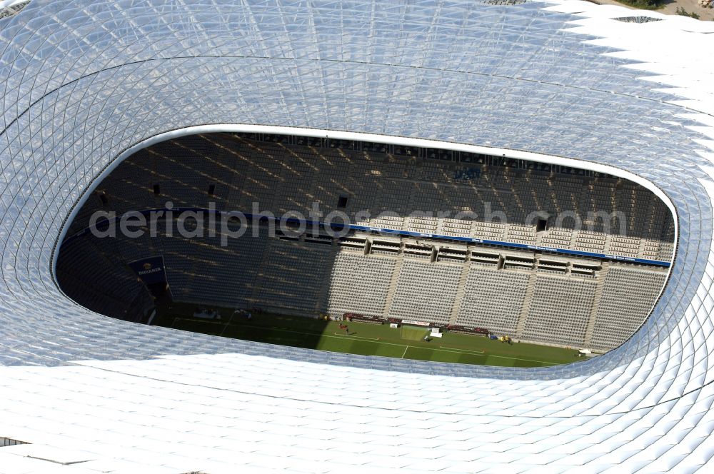 Aerial photograph München - Sports facility grounds of the Arena stadium Allianz Arena on Werner-Heisenberg-Allee in Munich in the state Bavaria, Germany