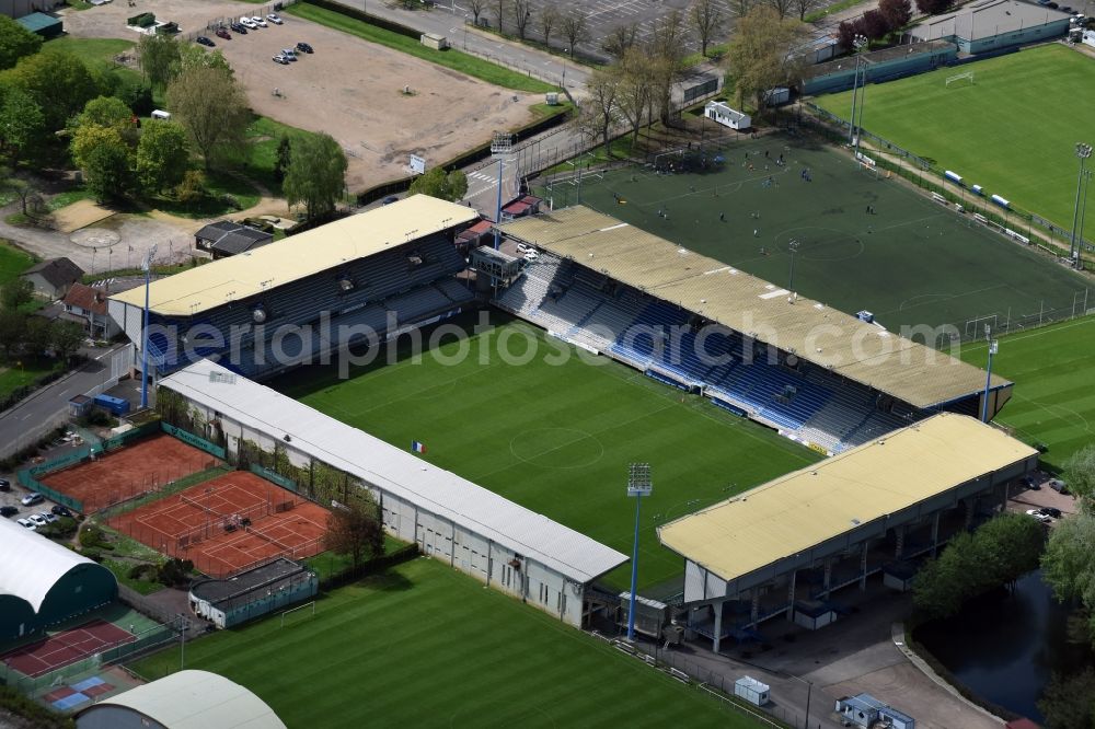 Auxerre from the bird's eye view: Sports facility grounds of the Arena stadium Stade de l'Abbe-Deschamps Route de Vaux in Auxerre in Bourgogne Franche-Comte, France