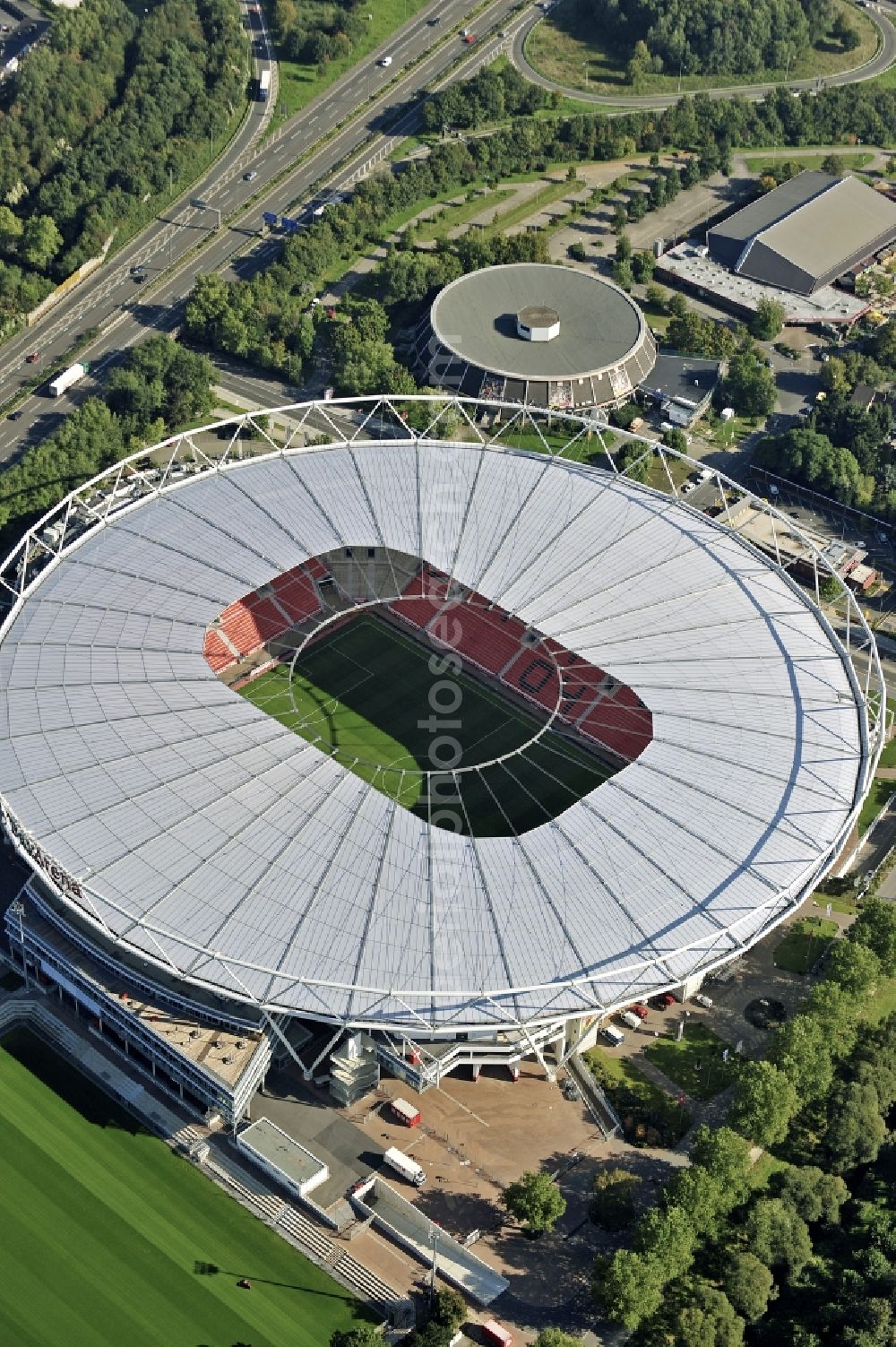 Aerial photograph Leverkusen - Construction sites Sports facility grounds of the Arena stadium BayArena of Fussballvereins Bayer 04 Leverkusen in the district Wiesdorf in Leverkusen in the state North Rhine-Westphalia, Germany