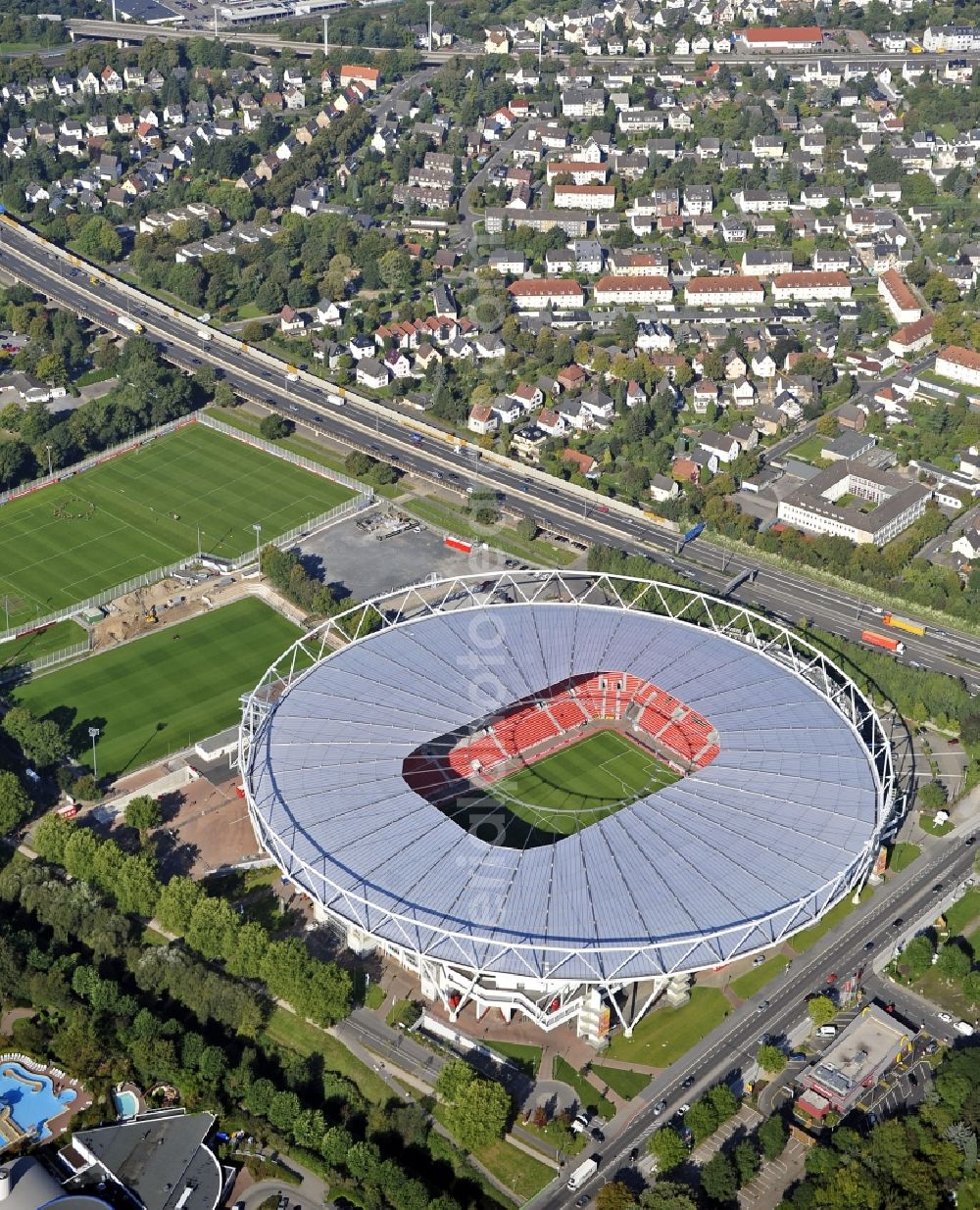 Aerial image Leverkusen - Construction sites Sports facility grounds of the Arena stadium BayArena of Fussballvereins Bayer 04 Leverkusen in the district Wiesdorf in Leverkusen in the state North Rhine-Westphalia, Germany