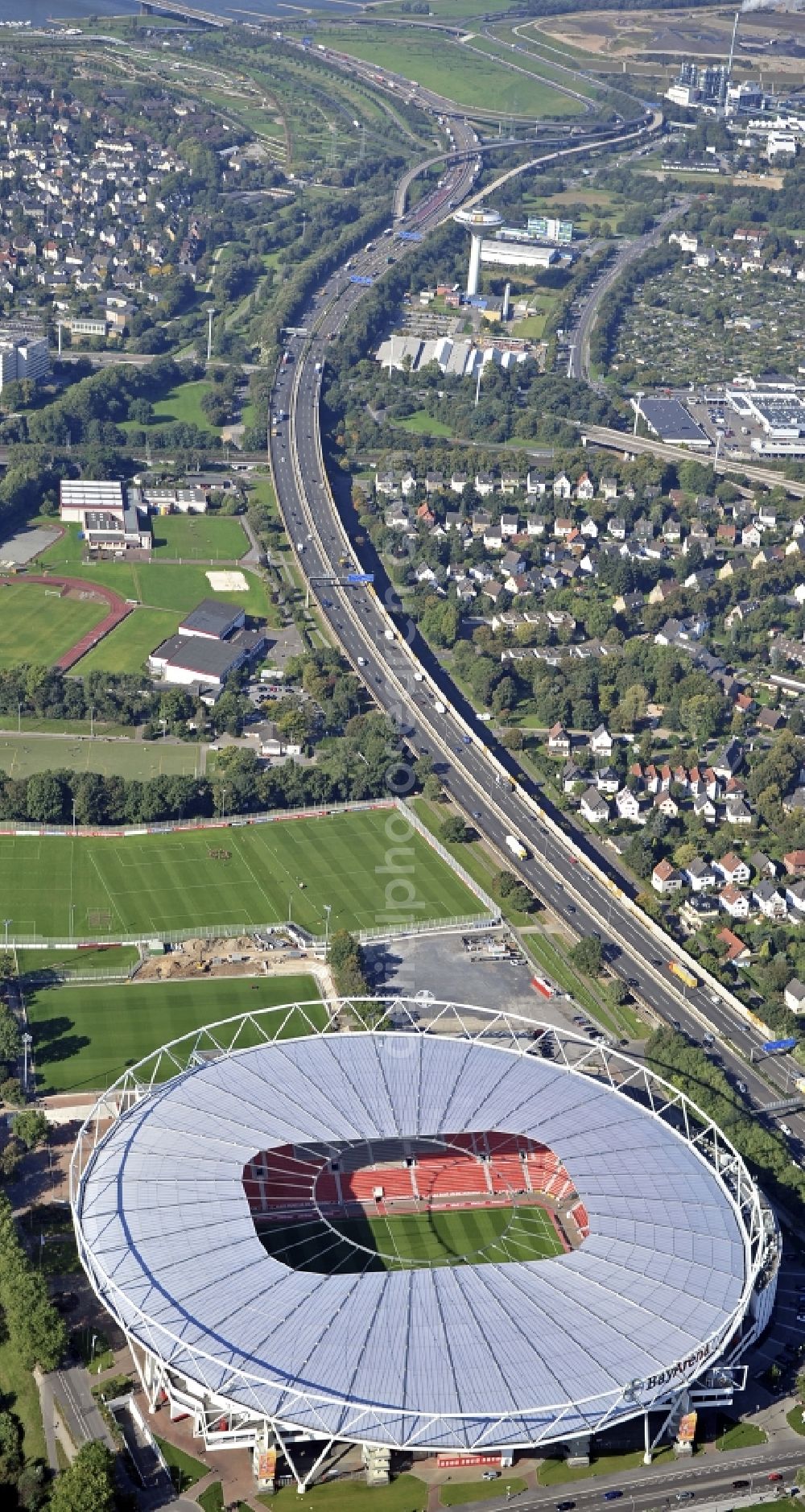 Aerial image Leverkusen - Construction sites Sports facility grounds of the Arena stadium BayArena of Fussballvereins Bayer 04 Leverkusen in the district Wiesdorf in Leverkusen in the state North Rhine-Westphalia, Germany