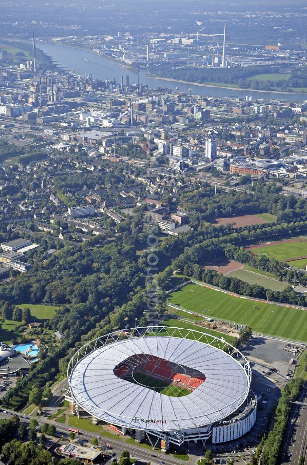 Leverkusen from the bird's eye view: Construction sites Sports facility grounds of the Arena stadium BayArena of Fussballvereins Bayer 04 Leverkusen in the district Wiesdorf in Leverkusen in the state North Rhine-Westphalia, Germany