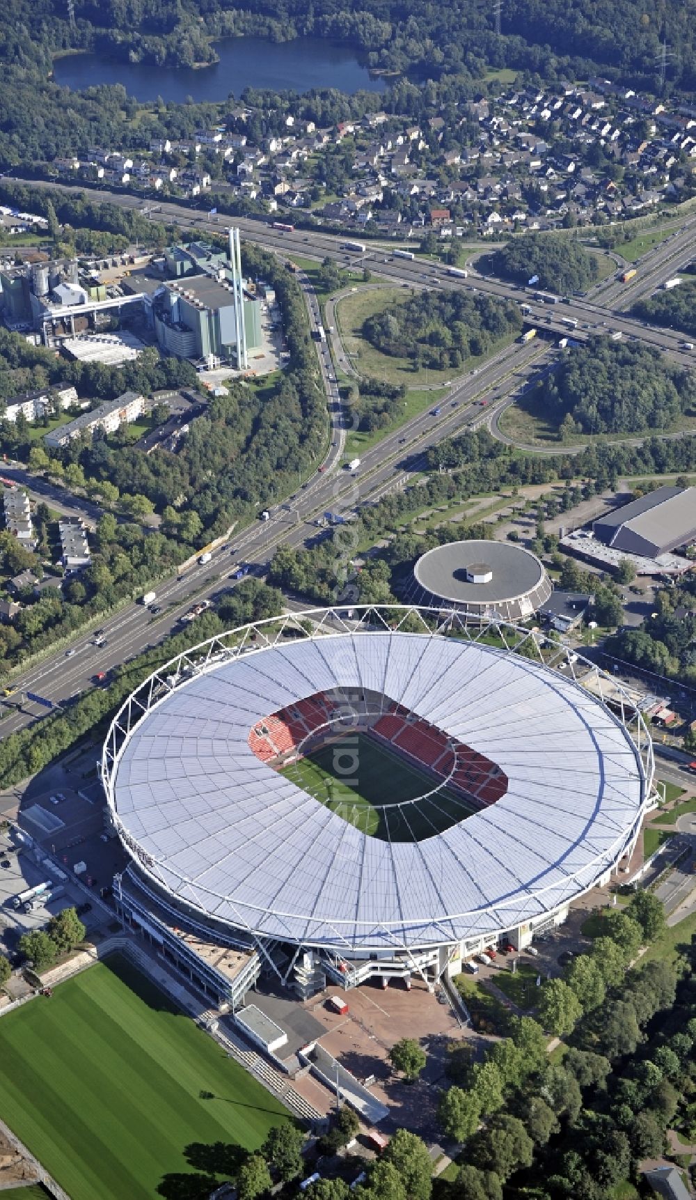 Leverkusen from the bird's eye view: Construction sites Sports facility grounds of the Arena stadium BayArena of Fussballvereins Bayer 04 Leverkusen in the district Wiesdorf in Leverkusen in the state North Rhine-Westphalia, Germany